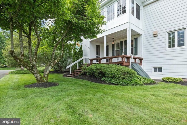 Photo - 645 S Sumneytown Pike House