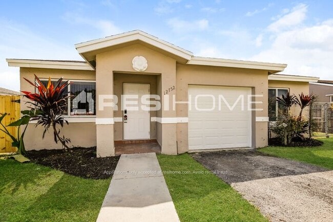 Building Photo - 12752 SW 265th Terrace