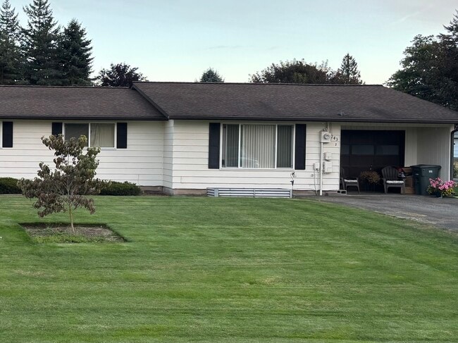 Photo - 243 W King Tut Rd Unit Cozy & Modern Duplex