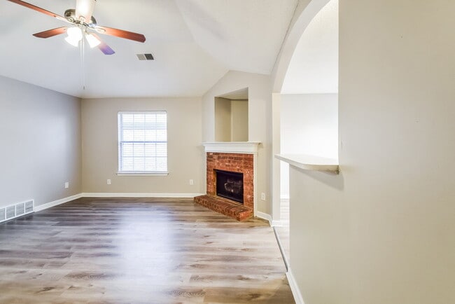 Photo - 1107 Breezy Valley Dr