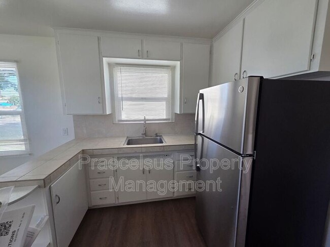 Photo - 270 Whitney St