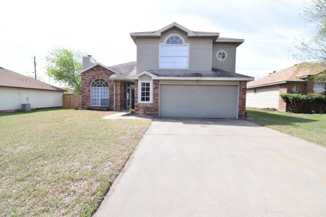 Building Photo - 2408 Bluebonnet Dr Rental
