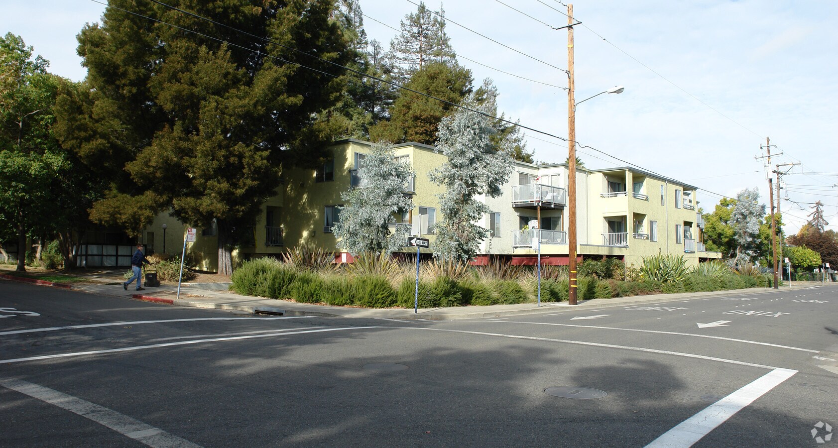 Emerson Arms - Emerson Arms Apartments
