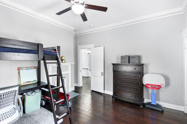 Photo - 514 W Ontario Ave SW