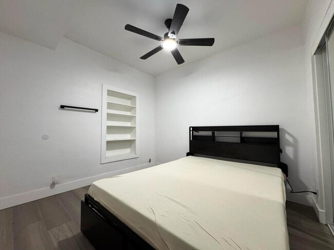 Photo - 1845 E Monroe St Apartment