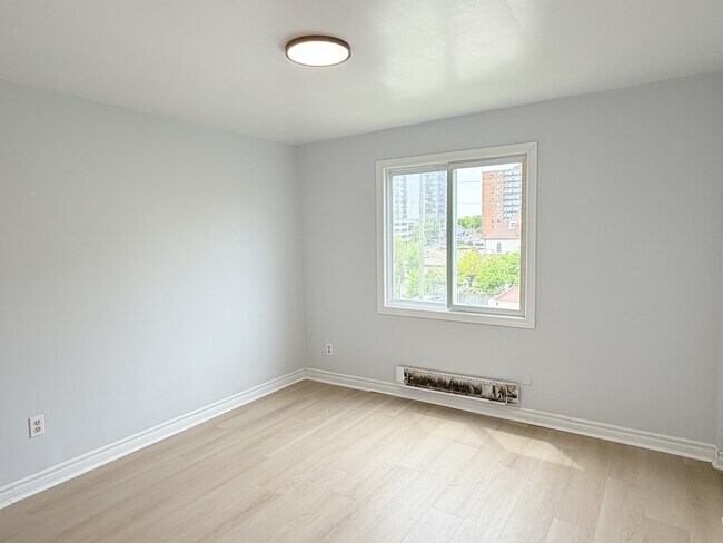 Photo - 751 Windsor Ave Unit 4