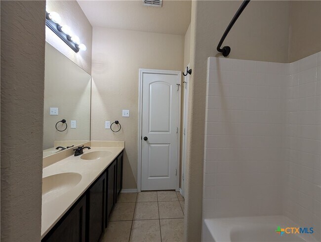 Photo - 298 Rosalie Dr