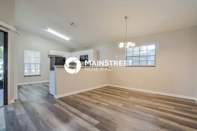 Photo - 3 Bedroom Pet-Friendly Home in KISSIMMEE, FL with Main Street Renewal