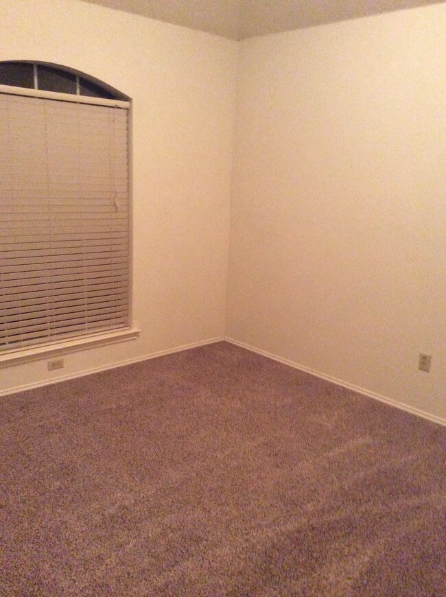 Photo - 2202 Bowie Ln