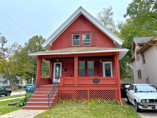 Building Photo - 103 S Randall Ave Unit #1, #2 Rental
