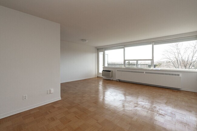 Photo - 150 The Donway W Unit 208