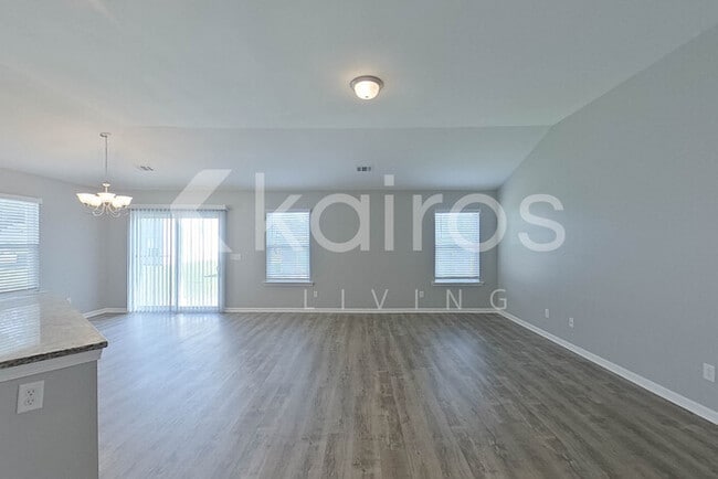 Photo - 102 St Matthew Wy