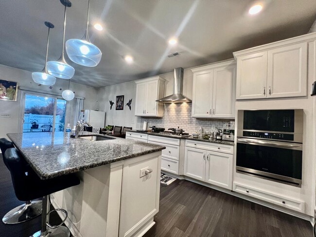 Photo - 1404 Reidhaven St