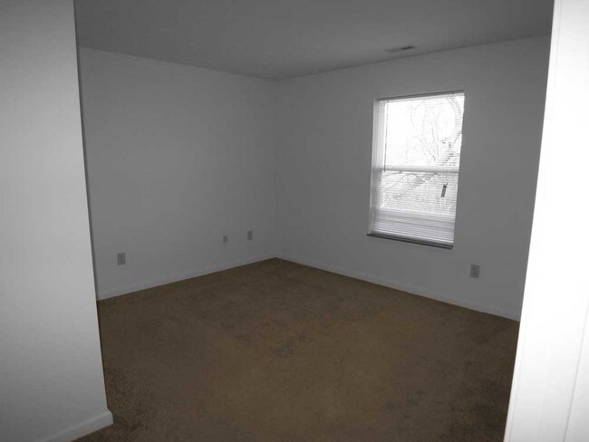 Photo - Franklin Place Apartments