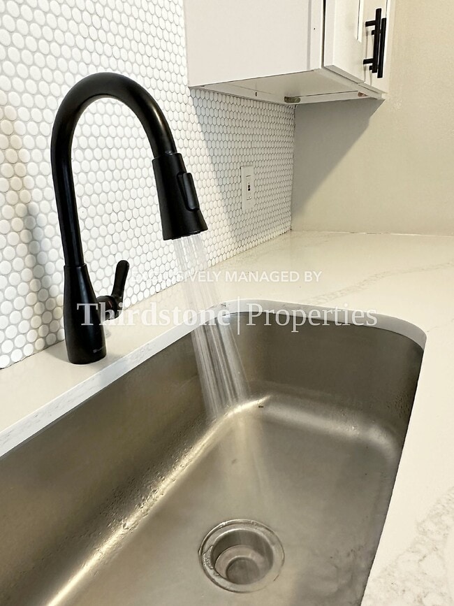 Photo - 3347 Phyllis St