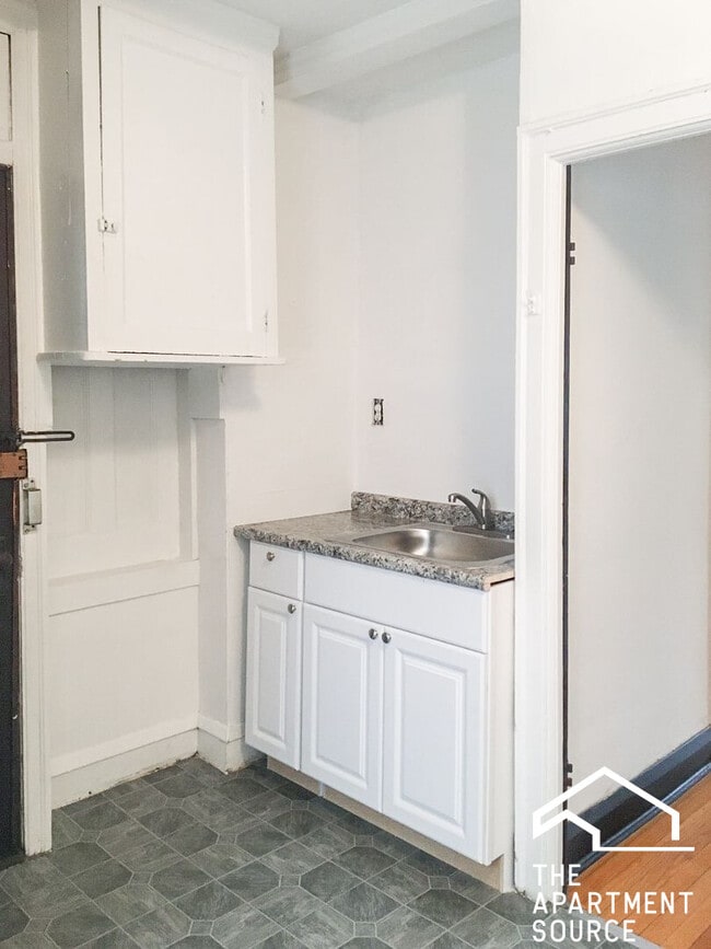 Photo - 4606 N Winchester Ave Unidad 1B