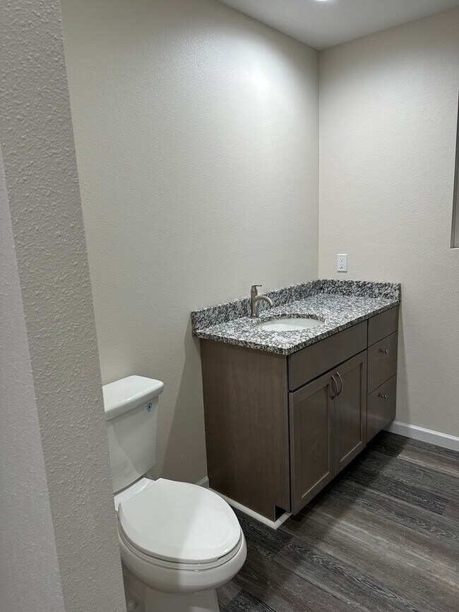 Photo - 1001 E 5th St Duplex Unidad 1001 E 5th St A