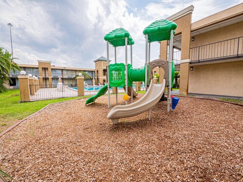 Photo - 4645 N Socrum Loop Rd Apartamento Unidad King Room