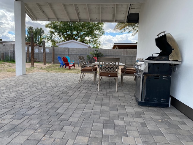 Photo - 1401 S 112th Dr
