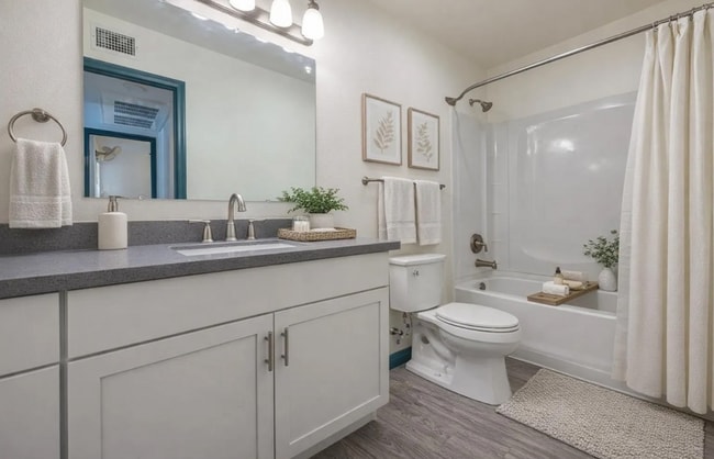 Building Photo - 1811 E Grand Ave Unit 158