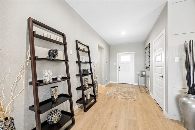 Photo - 3335 Kendleshire Ln
