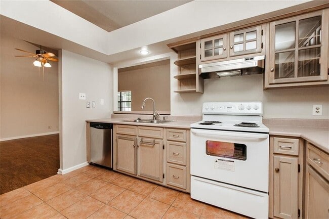 Photo - 208 S Cougar Ave