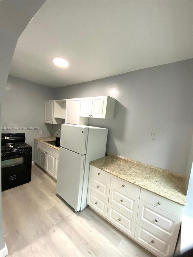 Photo - 1618 Michigan Ave