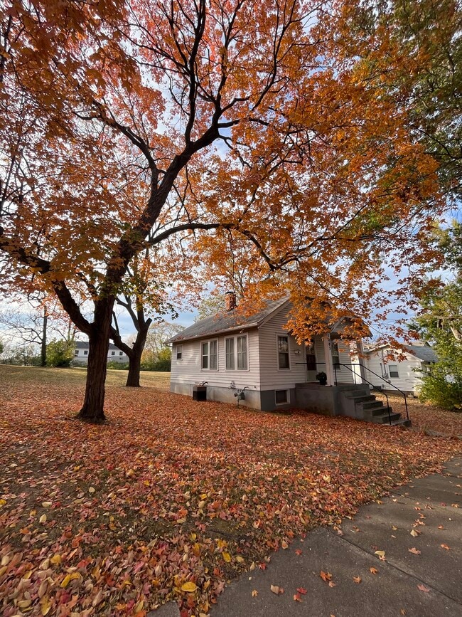 Photo - 1003 N Cedar St
