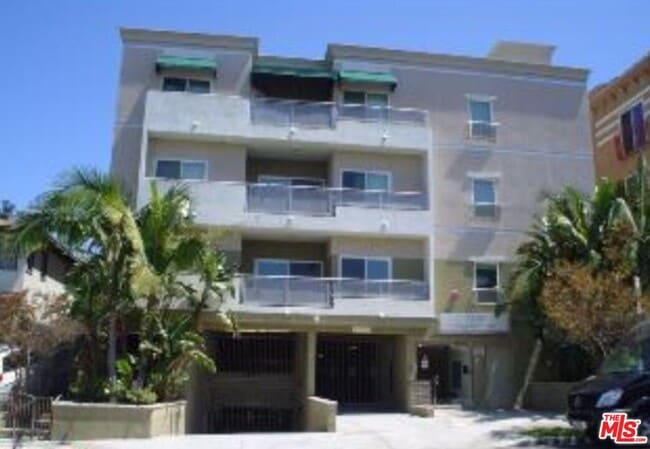 Building Photo - 1128 S Serrano Ave Unit 102