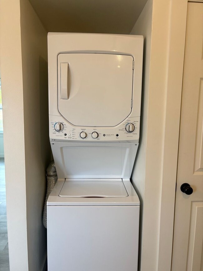 Photo - 2 Bedroom Across From McFerrin Park