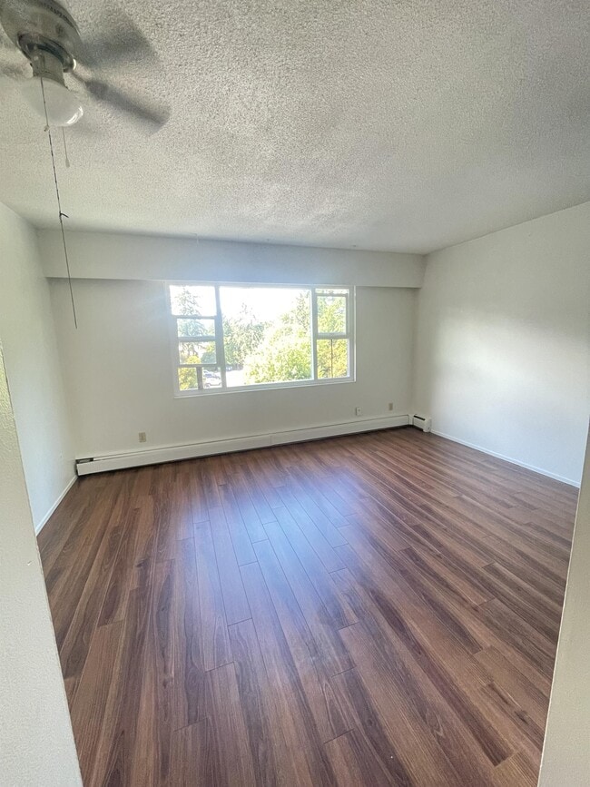 Photo - 1480-1480 Boundary Crescent