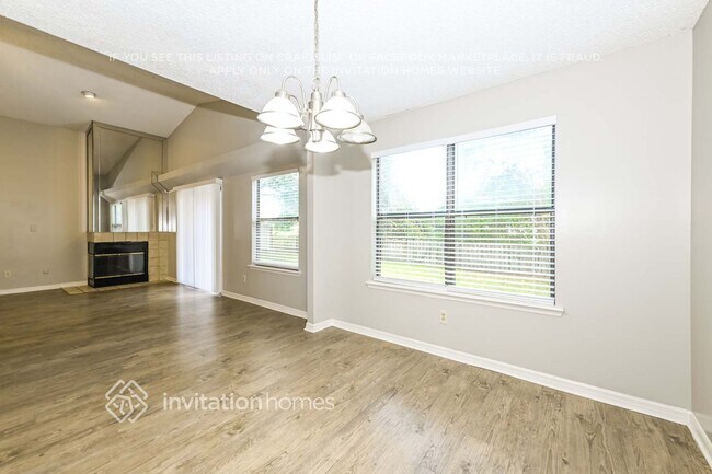 Photo - 1371 High Plains Dr W