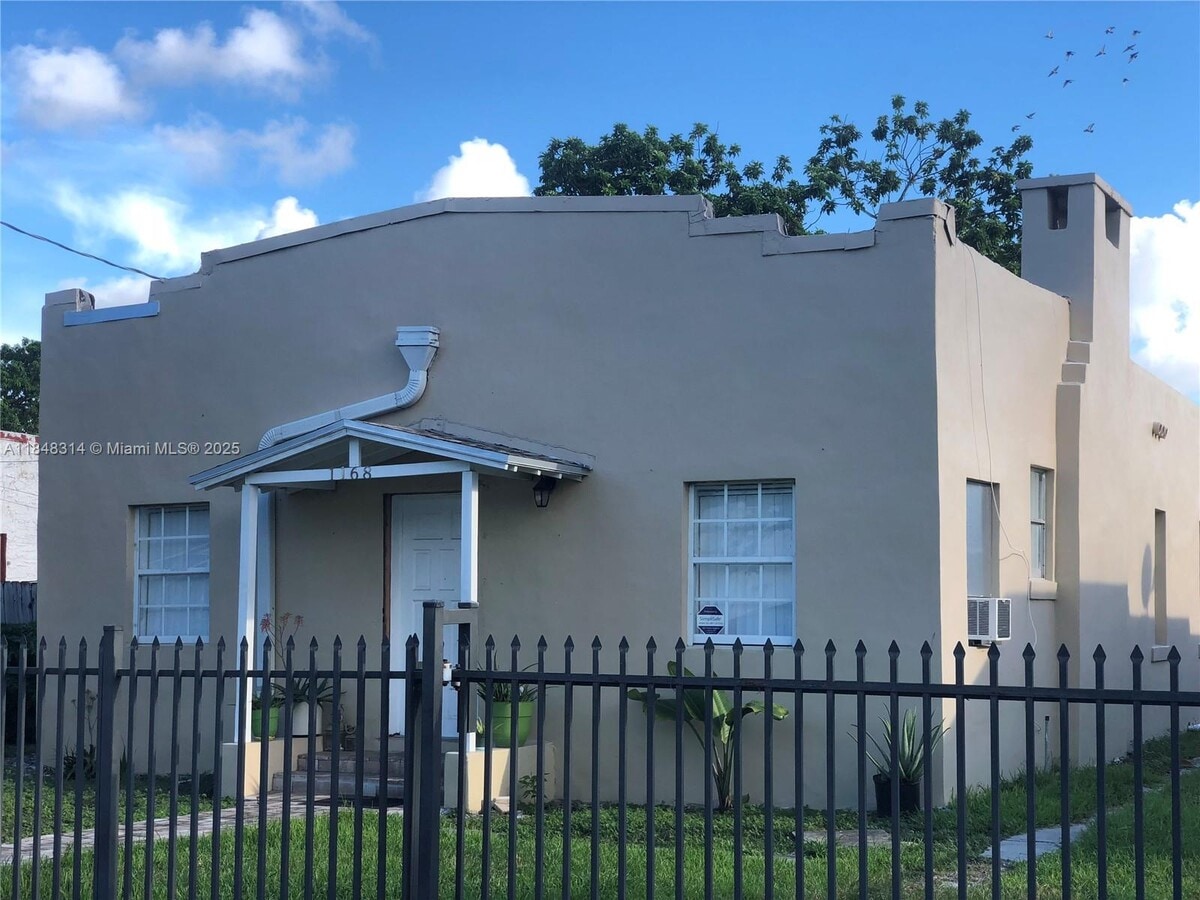 Photo - 1168 NW 30th St House