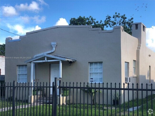 Building Photo - 1168 NW 30th St Rental