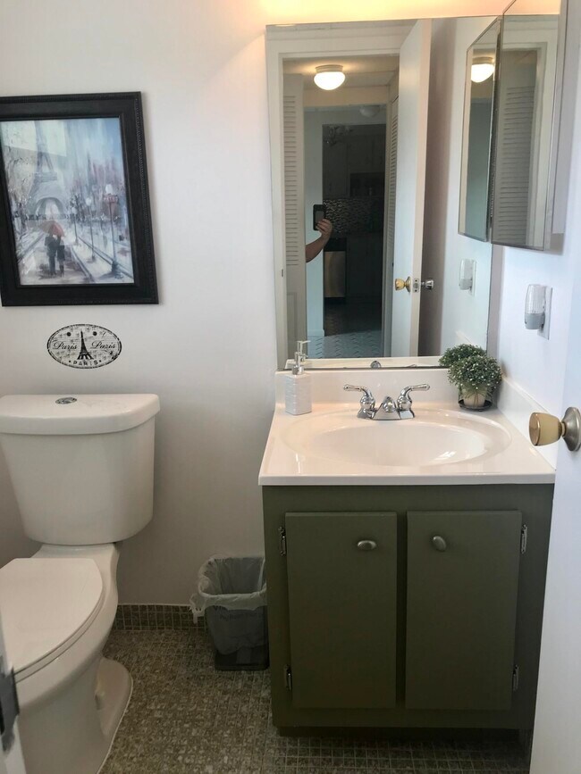 1010 Country Club Dr Unit 206