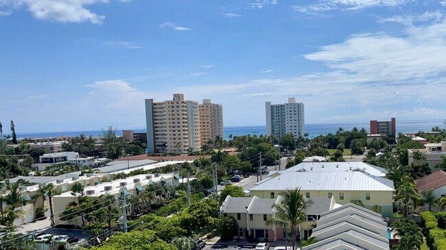 Photo - 1505 N Riverside Dr