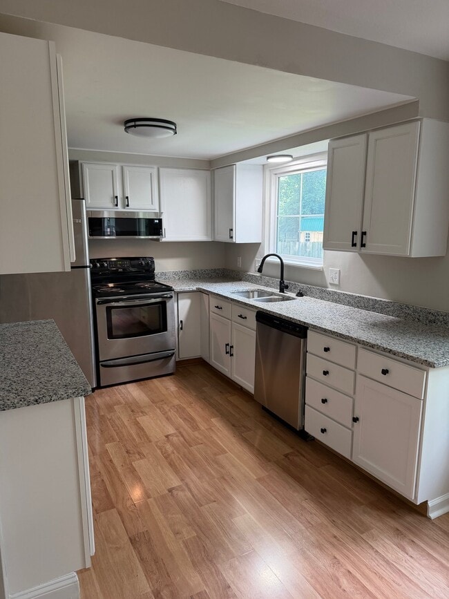 Photo - 1293 Deblin Dr