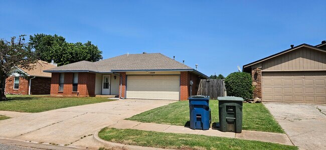 Photo - 1320 Greenfield Dr