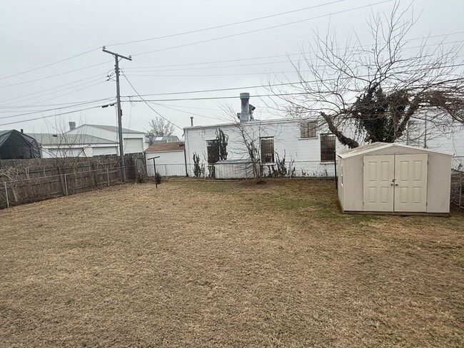 Photo - 312 Woodford St