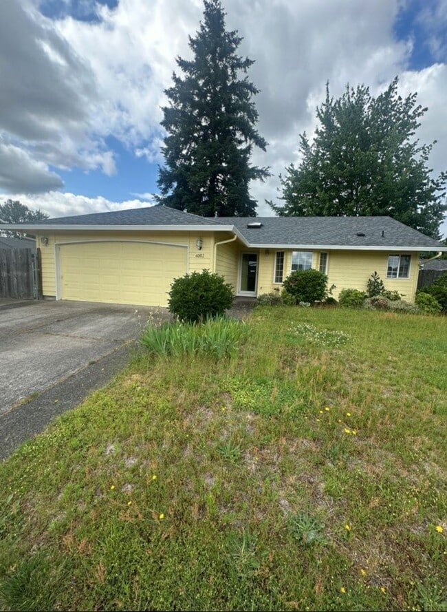 Ranch, 2 Bedroom + Bonus Room / Office. - Ranch, 2 Bedroom + Bonus Room / Office. House