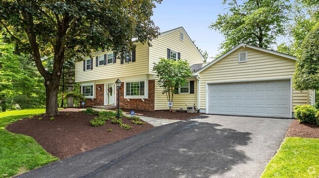Building Photo - "Coming Soon" Beautiful 4Bd + 2.5Ba + 2 Ca... Rental