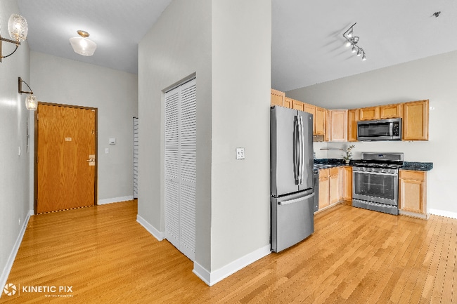 Photo - 1 S Leavitt St Unit 209