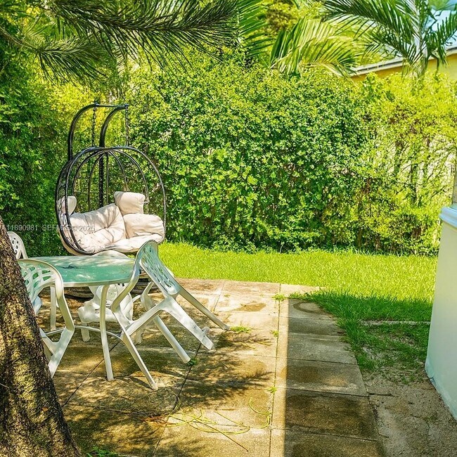 Photo - 504 SW 10th St