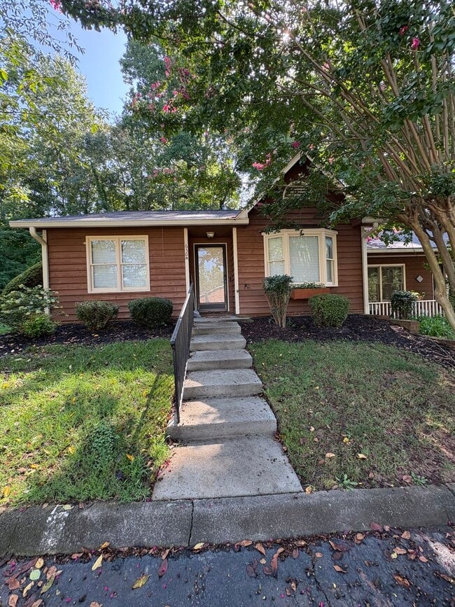 Building Photo - 650 Rock Garden Cir