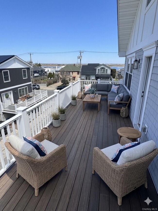 Photo - 102 Florida St