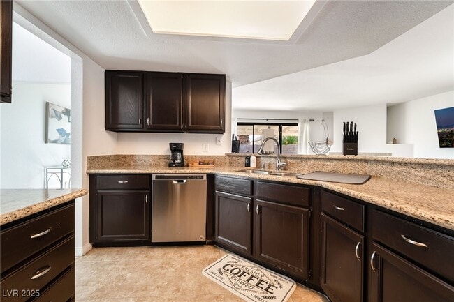 Photo - 2717 Lovington Dr