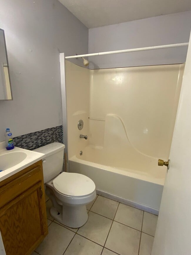 Photo - 122 Oakwood Rd