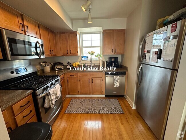 Building Photo - 125 Library St Unit # Rental
