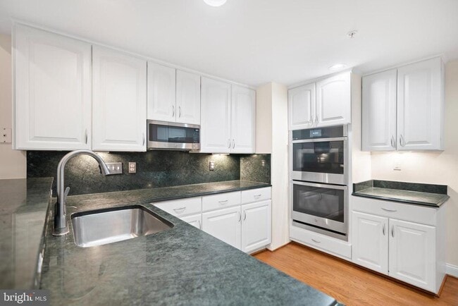 Building Photo - 508 S Fayette St