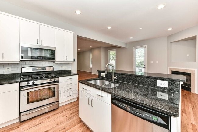 Photo - 2015 N Pollard St